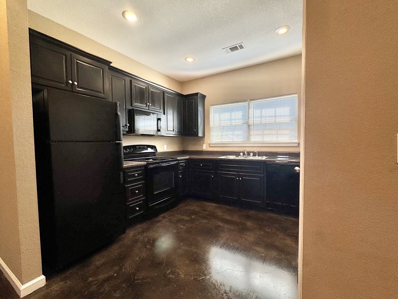 4221 Fonda Jo Dr #221 - Photo 6 of 30
