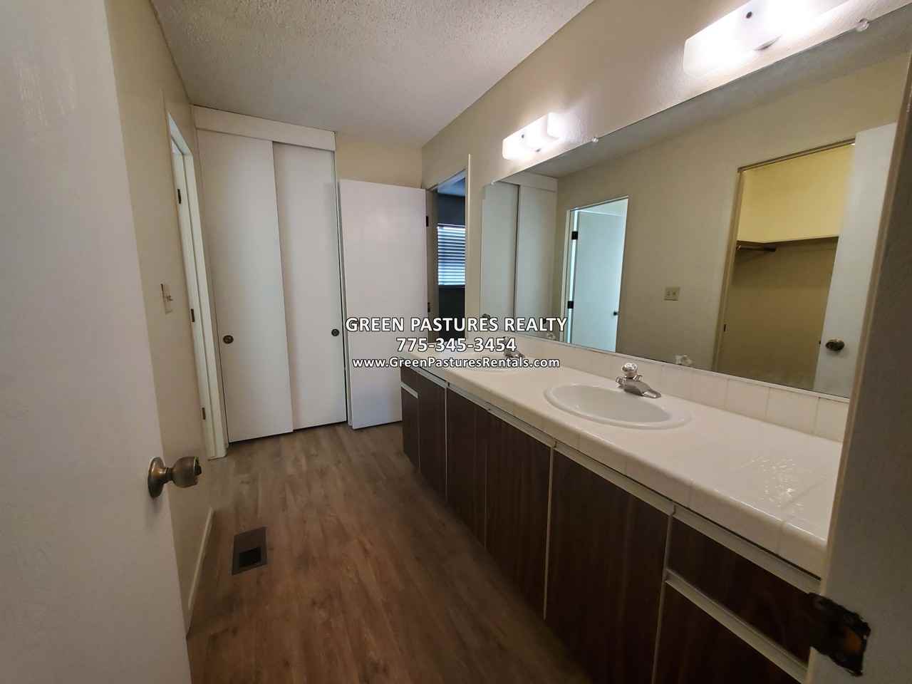 957 Tyler Way #957 - Photo 7 of 10