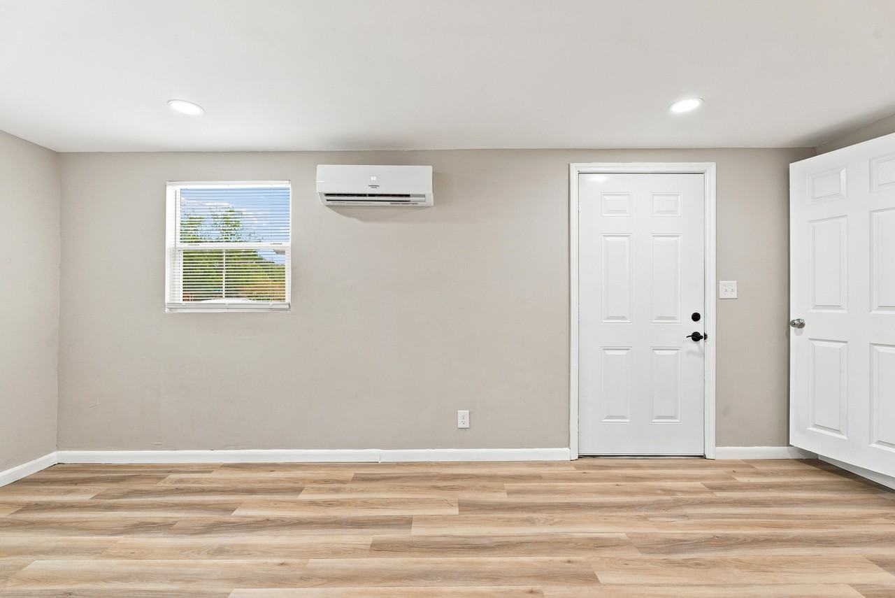 5822 Tampico Rd #B - Photo 5 of 19