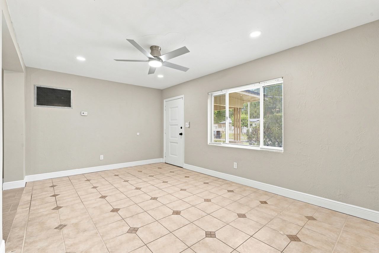 1704 Paine Ave #1 - Photo 7 of 32