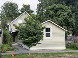 featured image of 8074 Maple Ave Se #1