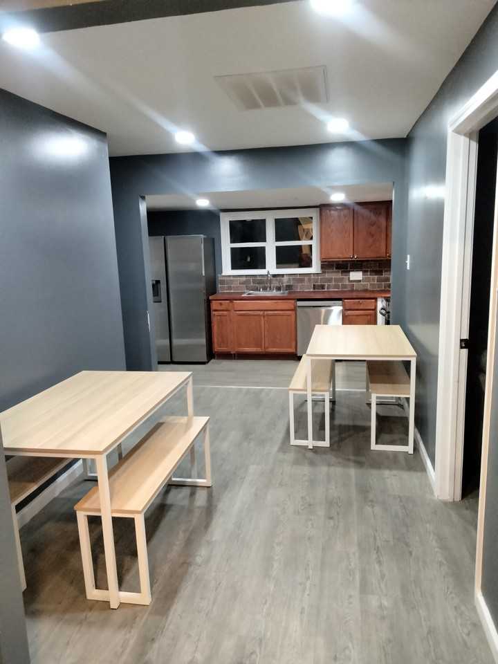 140 Douglas St - Photo 3 of 15