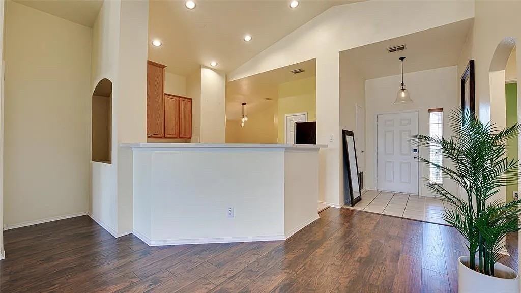 2624 Winterberry Ln - Photo 6 of 9