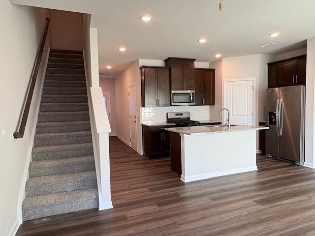 978 Rolling Fields Dr - Photo 2 of 17