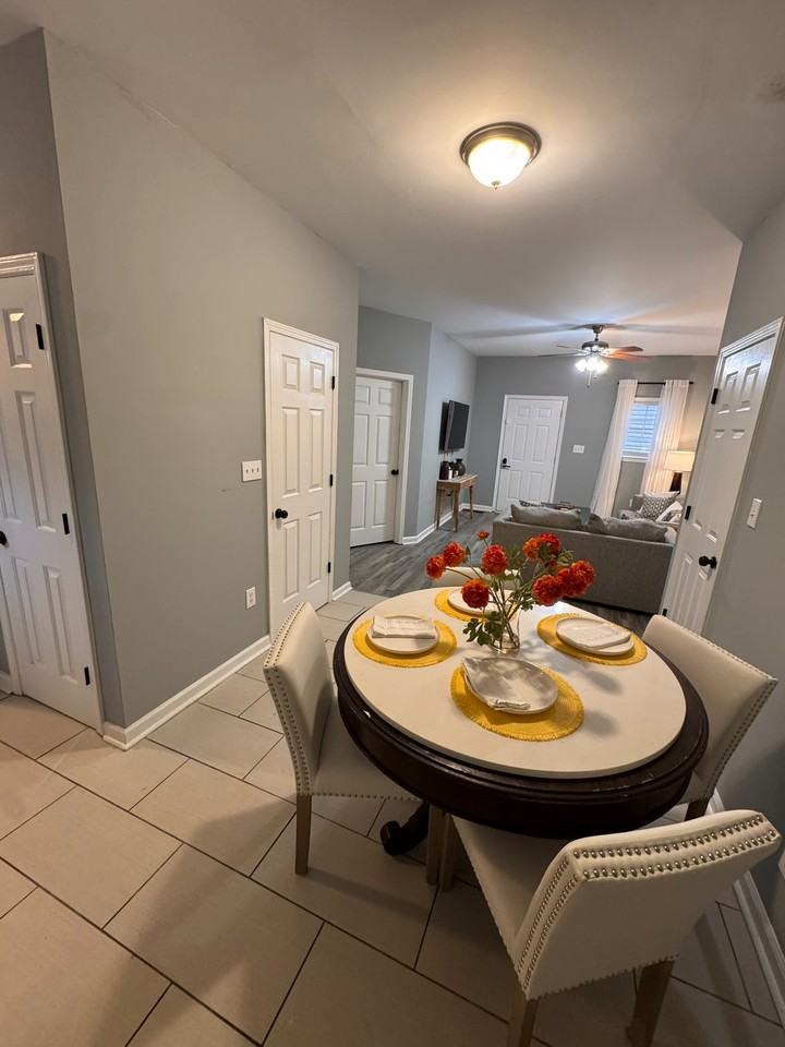 1121 Jones Ave Nw - Photo 4 of 50