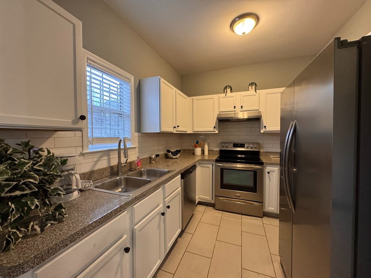 1121 Jones Ave Nw - Photo 7 of 50