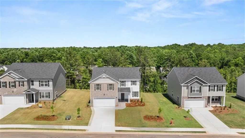 210 Aster Ave - Photo 3 of 19