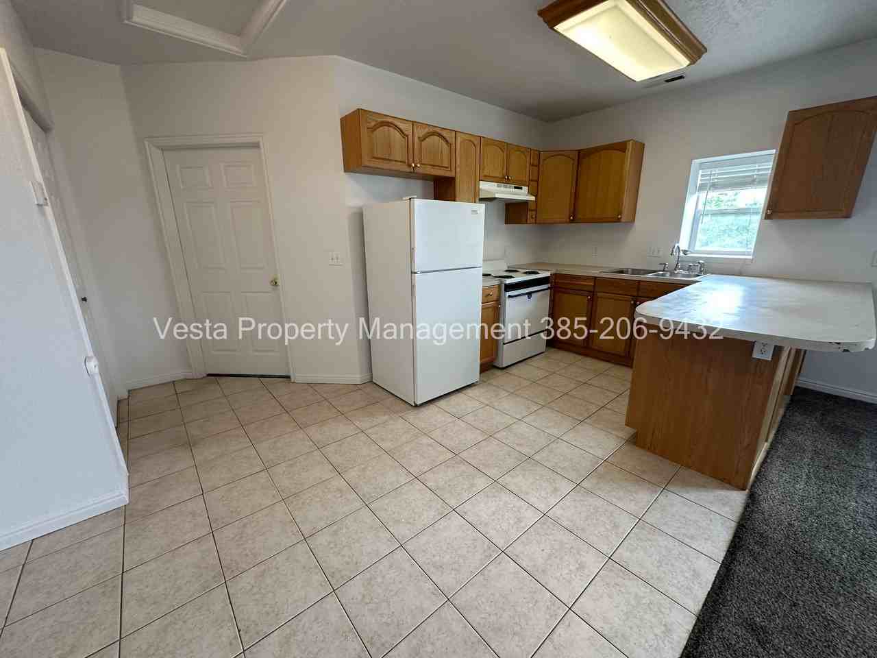 2364 Jefferson Ave #3 - Photo 4 of 12