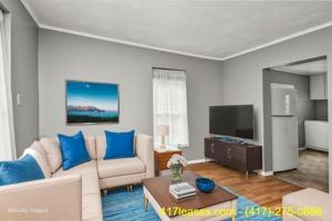 featured image of 2139 N Taylor Ave #1