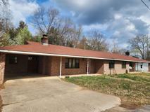 911 Riddell St #B - Photo 1 of 1