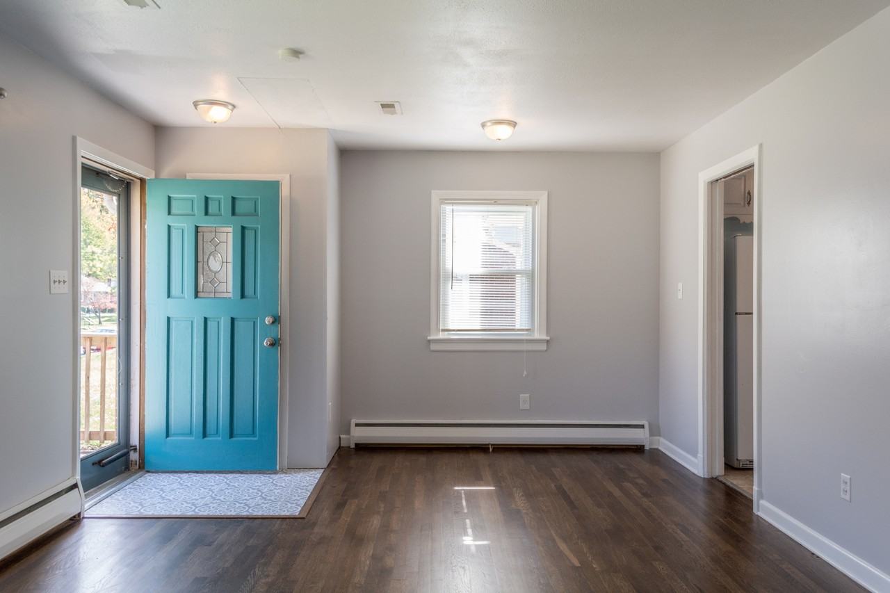 409 Seabury Ave #1 - Photo 3 of 31