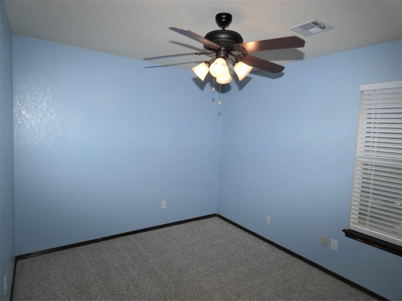 2605 Nw 163rd St #1 - Photo 5 of 12