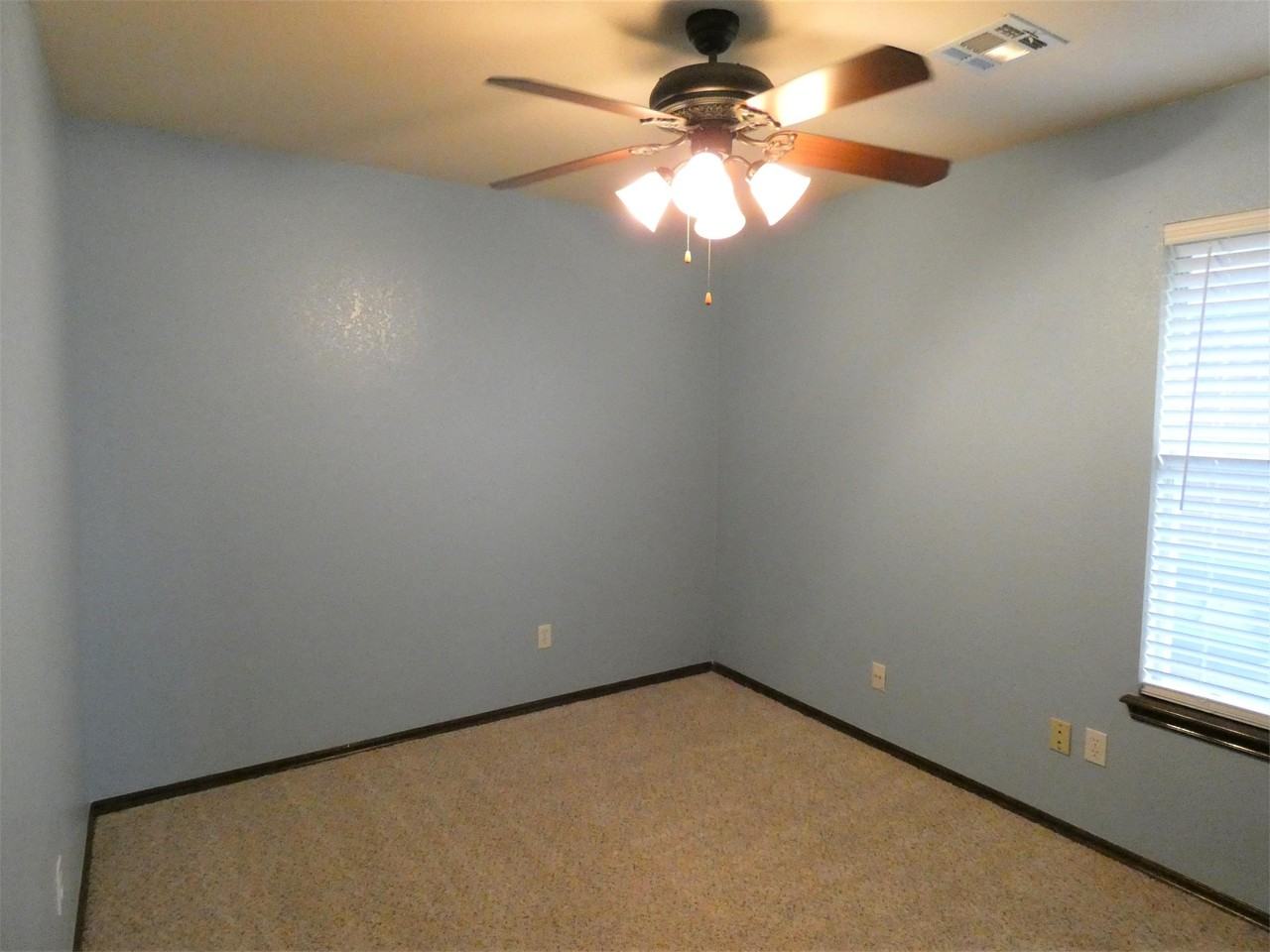 2605 Nw 163rd St #1 - Photo 6 of 12