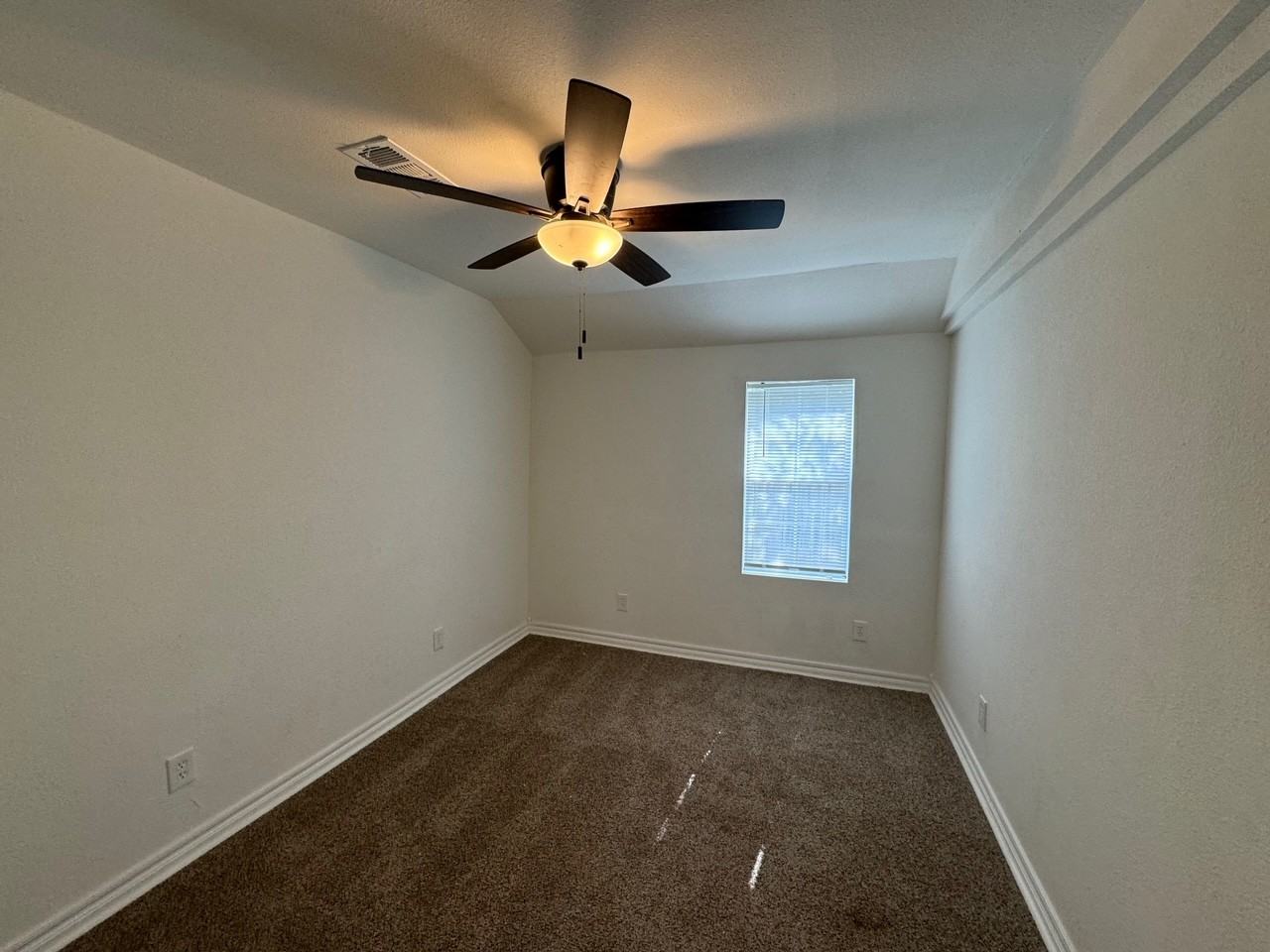 1504 Nw Taylor Ave #1 - Photo 4 of 10