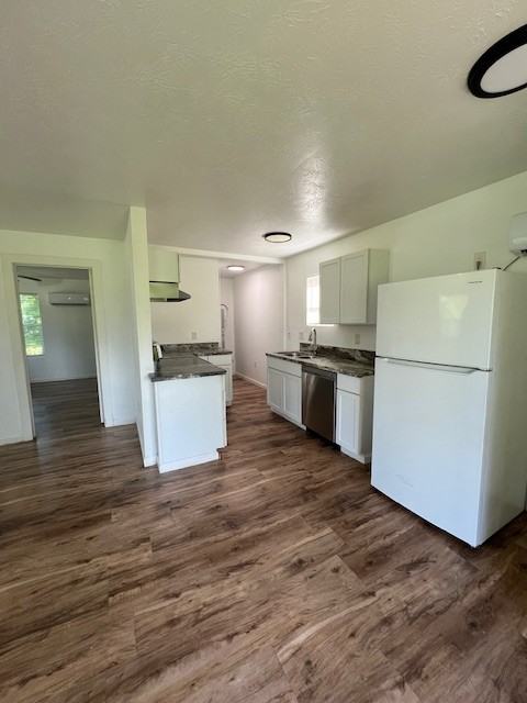 3390 Magnolia St #2 - Photo 2 of 4