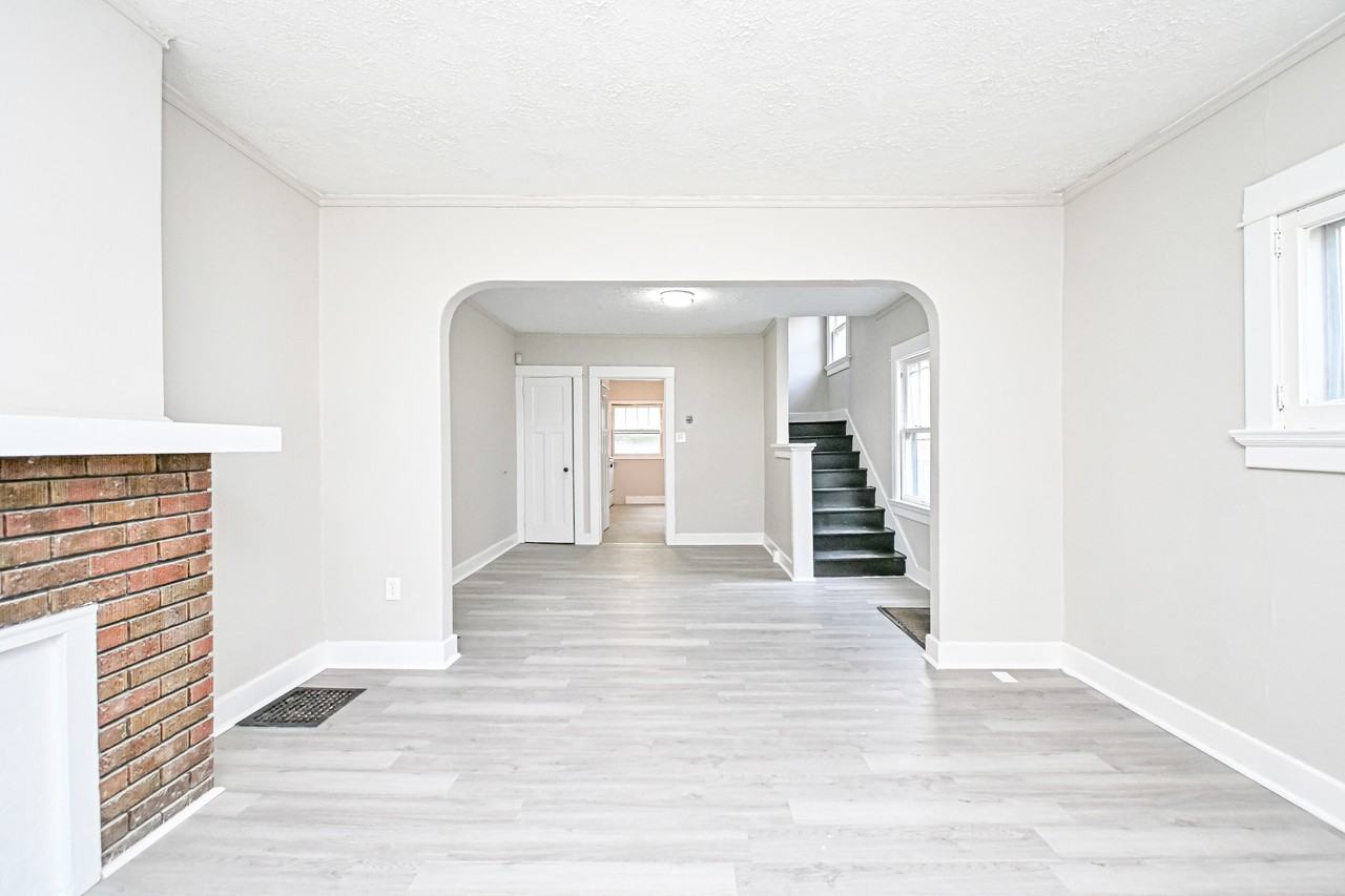312 Pointview Ave #314 - Photo 4 of 32