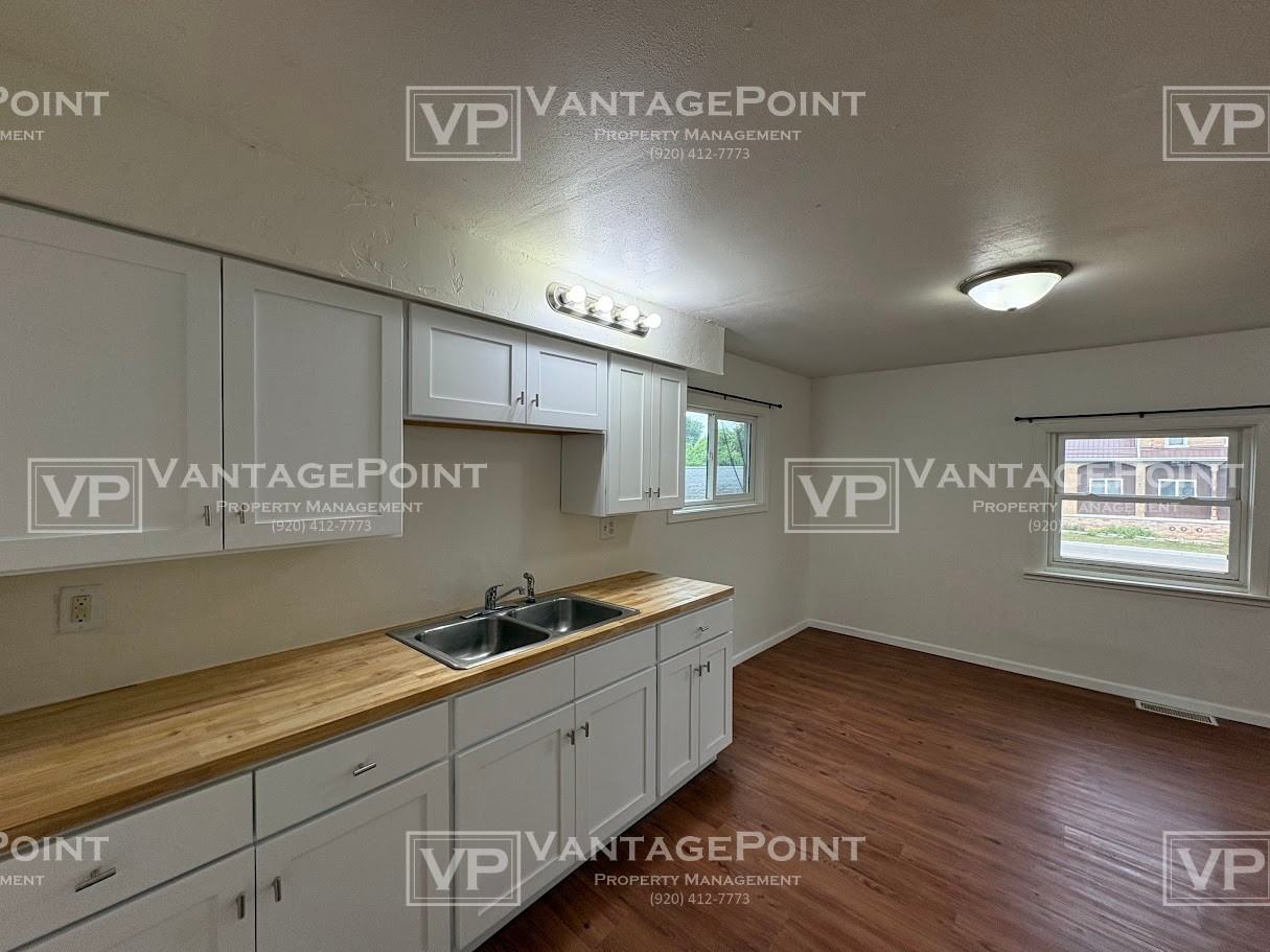 707 Graves St Uppr - Photo 3 of 13