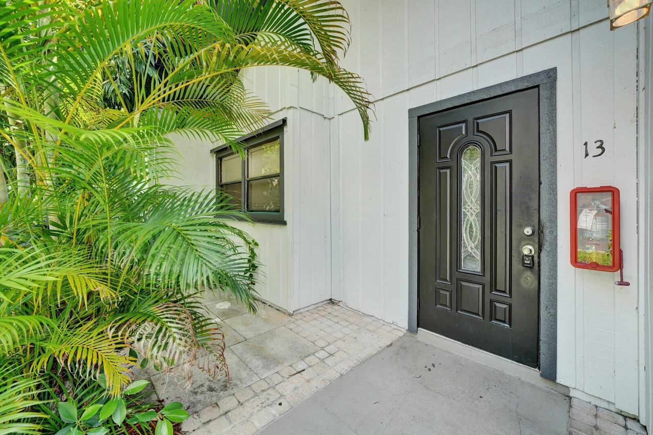 100 Sparrow Dr #1 - Photo 3 of 34
