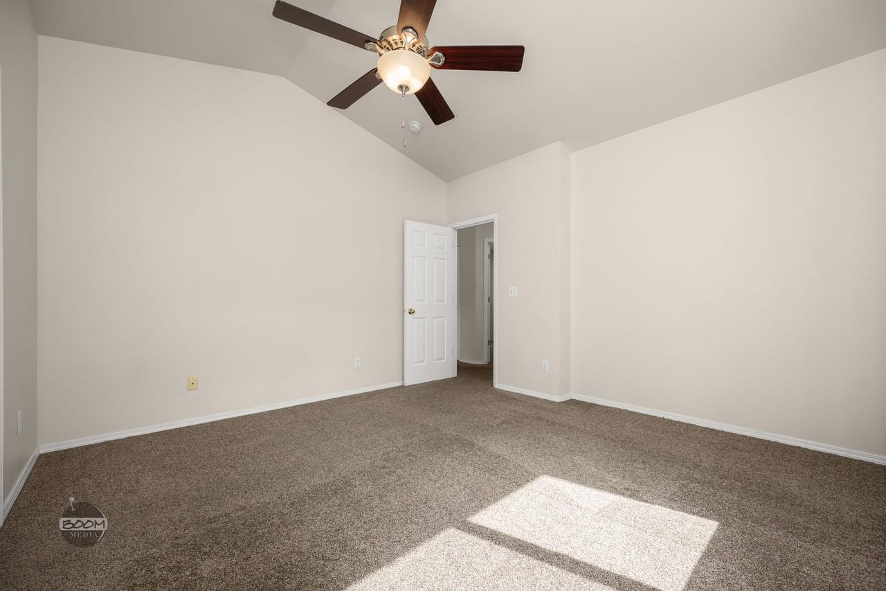 11238 Borealis St #1 - Photo 5 of 10