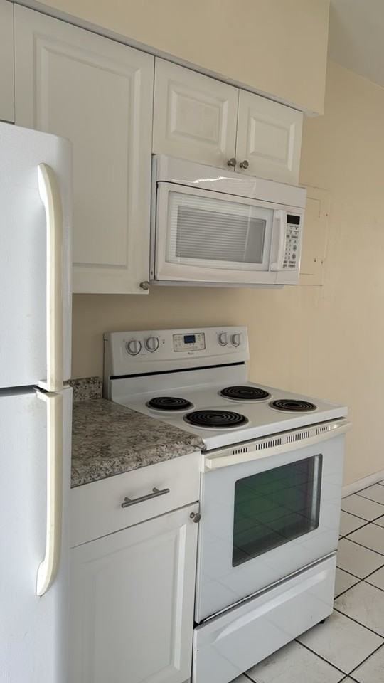 11870 Ne 16th Ave #4 - Photo 4 of 9