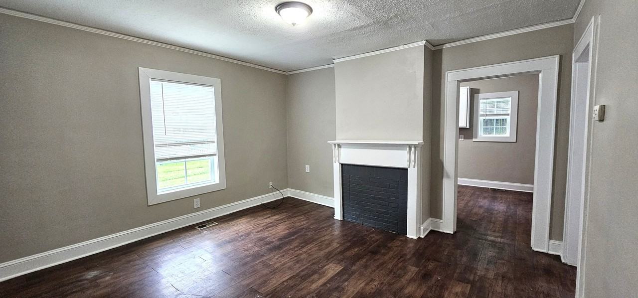 1026 Pearson St #1 - Photo 2 of 9
