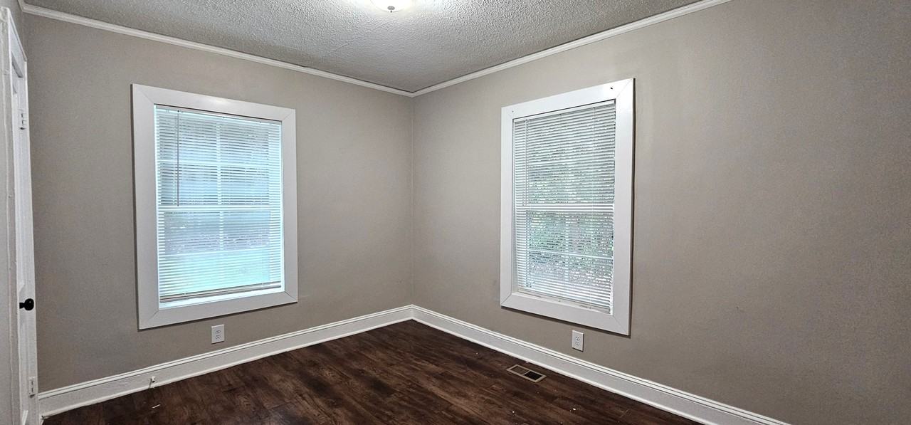 1026 Pearson St #1 - Photo 6 of 9