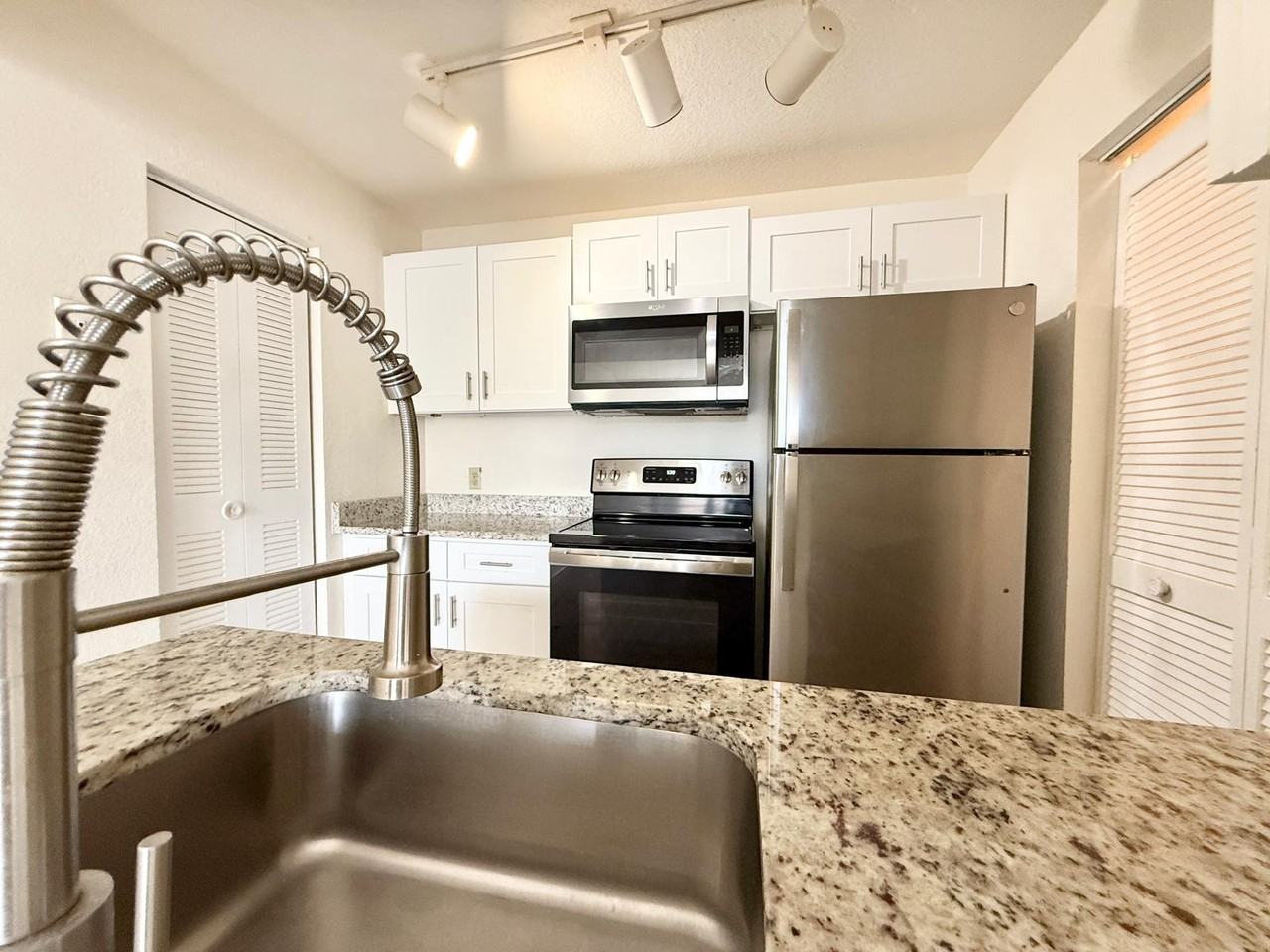 1031 S Hiawassee Rd #1 - Photo 3 of 15