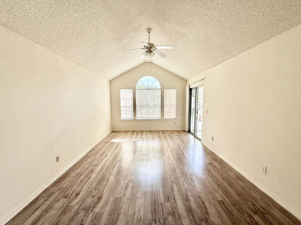 1031 S Hiawassee Rd #1 - Photo 6 of 15