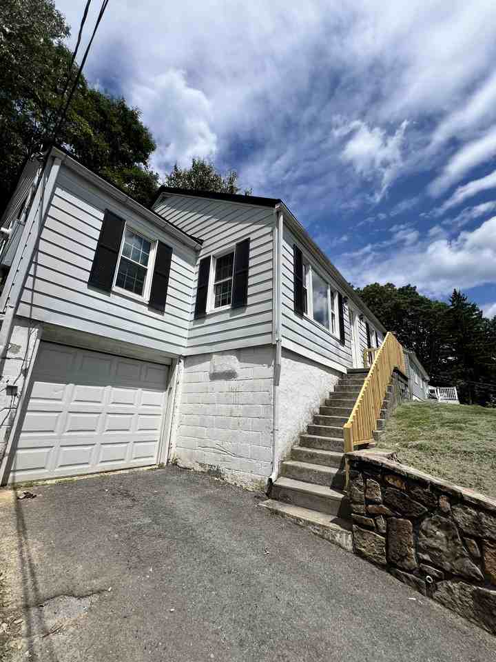 1219 East Dr #1 - Photo 4 of 41