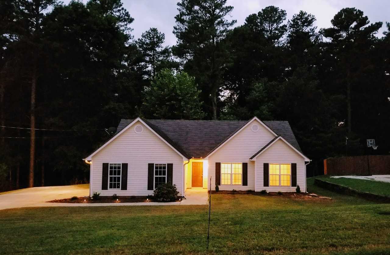 2720 Dacula Cove Cir #1 - Photo 2 of 14