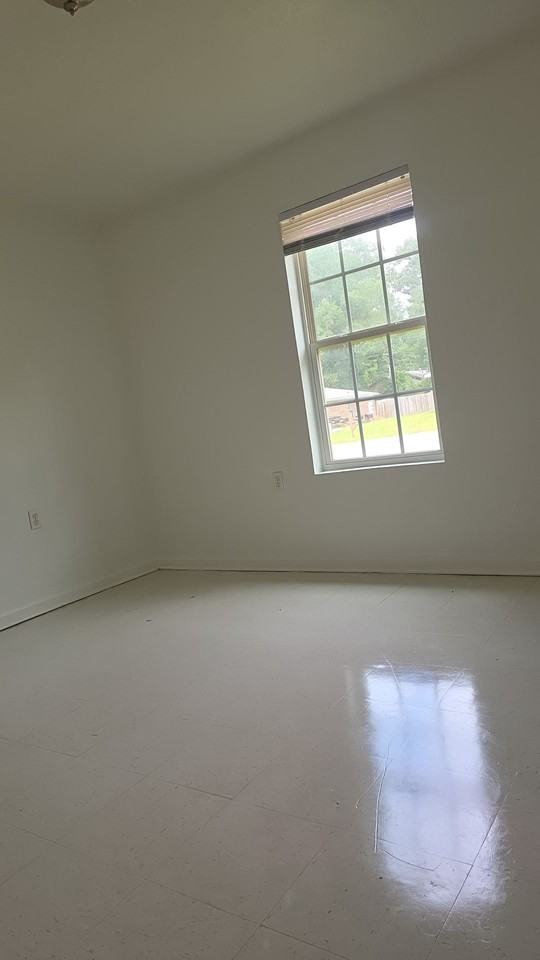 114 Greene Ln - Photo 2 of 4