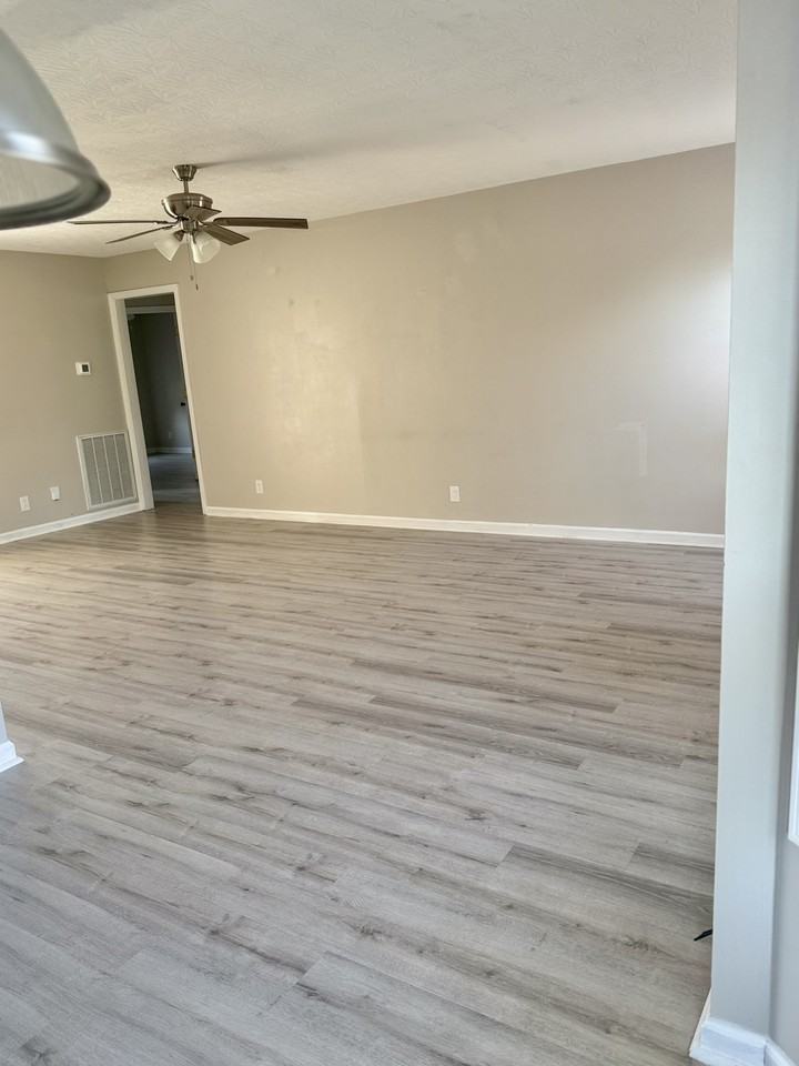 1104 Connemara Way #1 - Photo 5 of 15