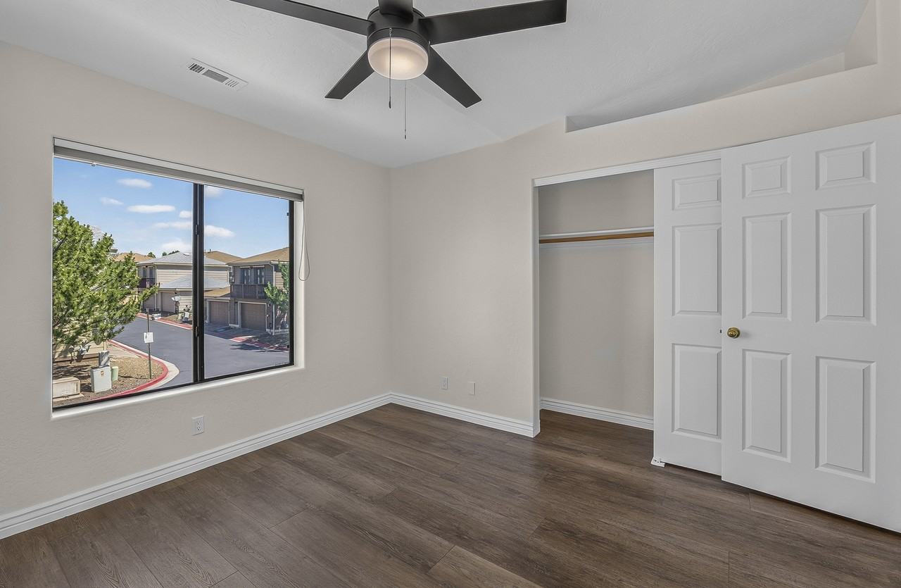 1519 E Payton Way #2 - Photo 6 of 27