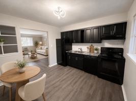 featured image of 629 W Maple Rd