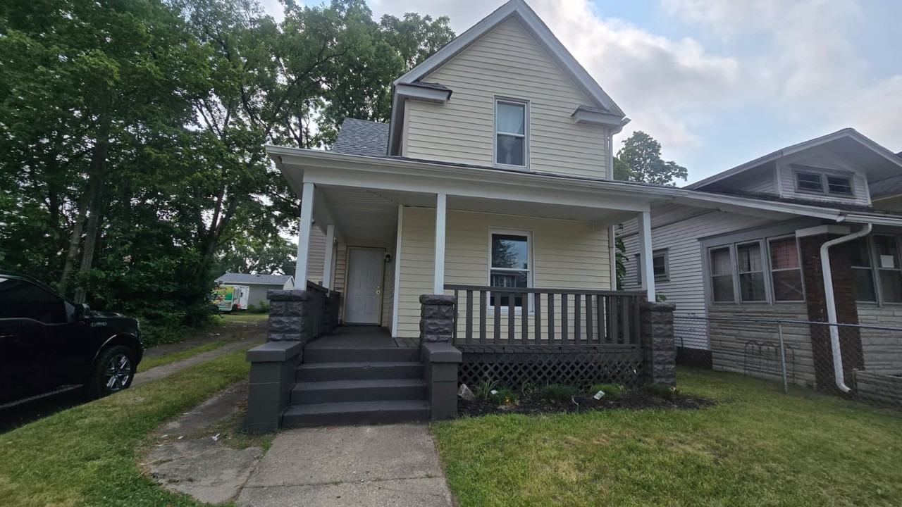 514 Studebaker St #1