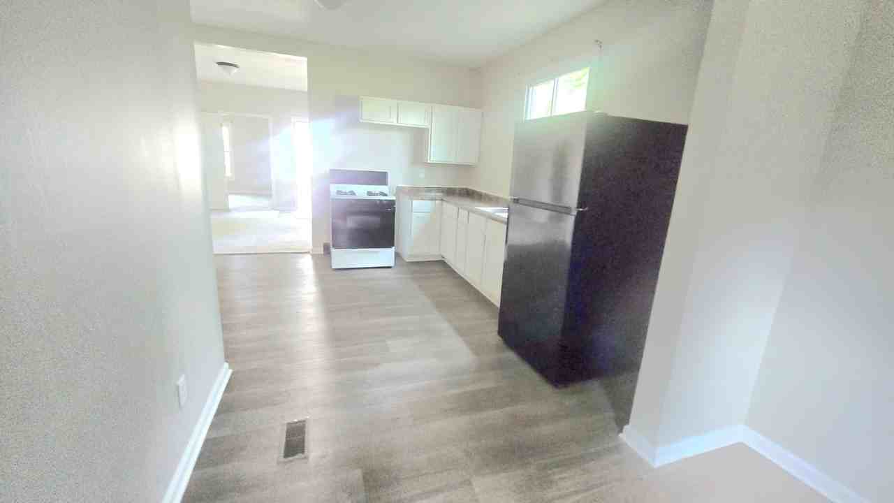 514 Studebaker St #1 - Photo 2 of 9