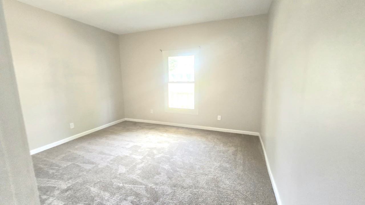 514 Studebaker St #1 - Photo 6 of 9