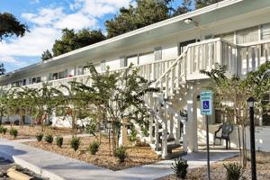 featured image of 1140 S Ridgewood Ave
