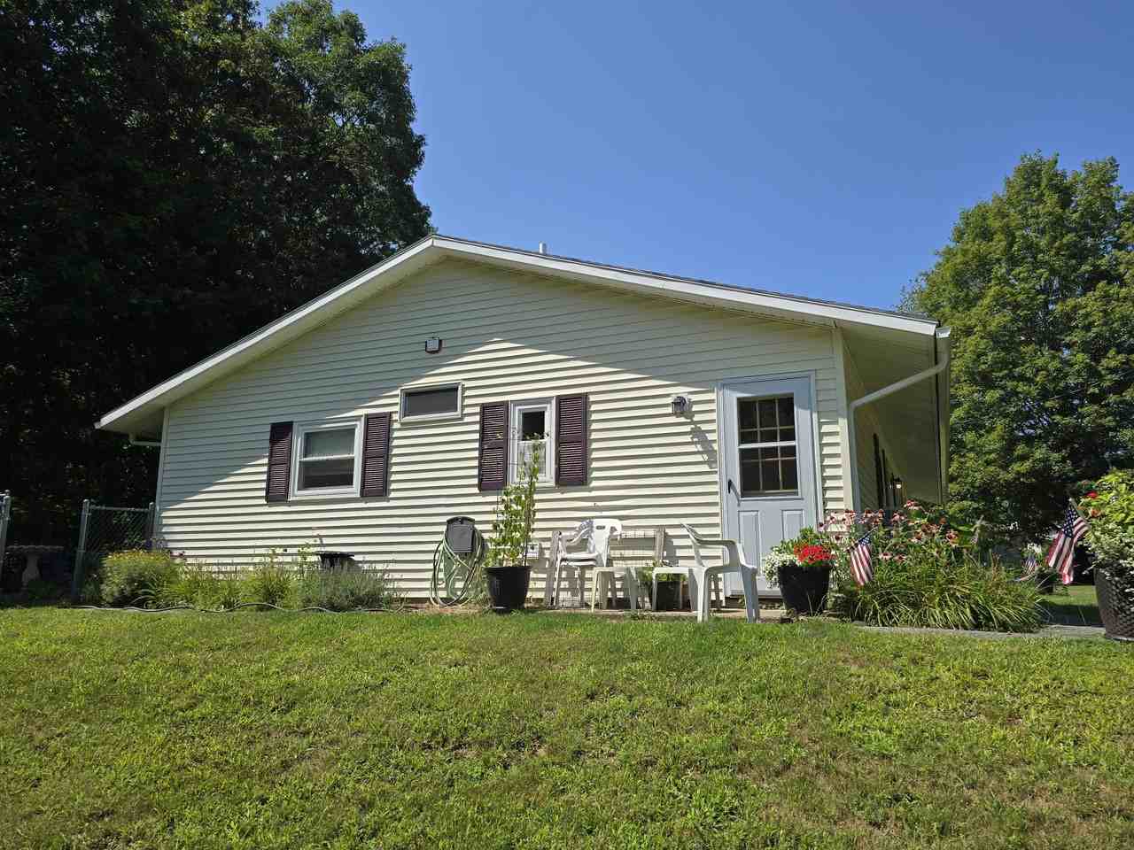 240 Signal Rock Dr #240 - Photo 4 of 11