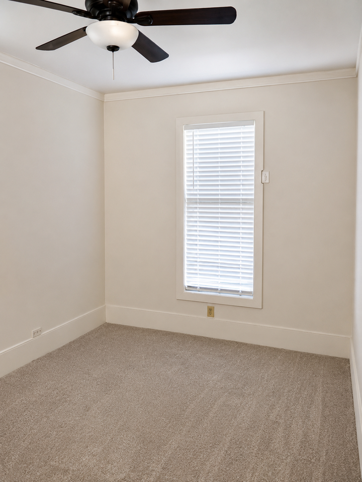 1218 W Crawford St #1 - Photo 4 of 7