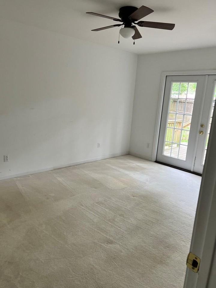 2415 Stonewood Dr - Photo 4 of 12