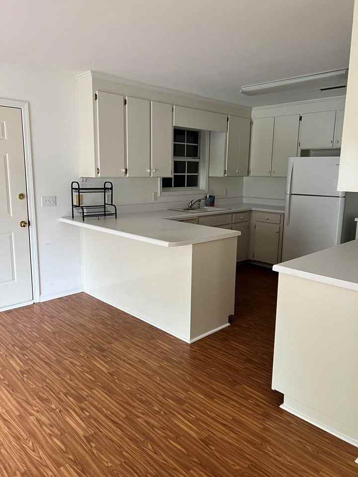 2415 Stonewood Dr - Photo 7 of 12