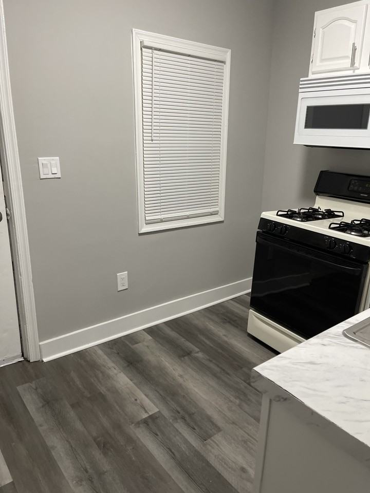 308 Clayton St #1 - Photo 2 of 9