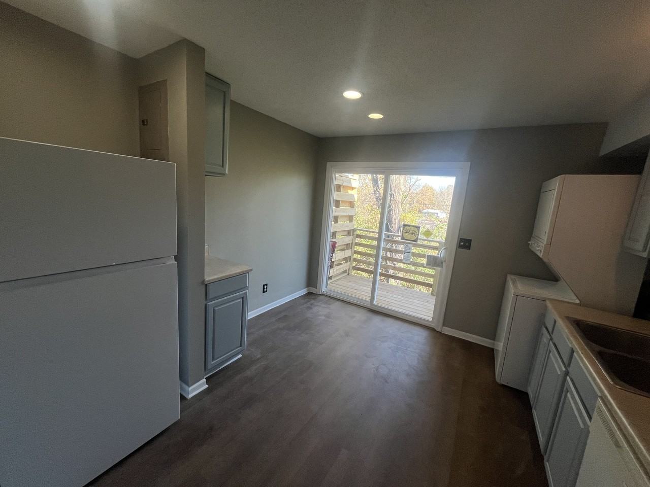 206 N Grant Ave #A - Photo 2 of 9