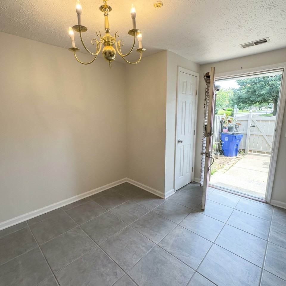 594 Cascade Way #1 - Photo 5 of 26