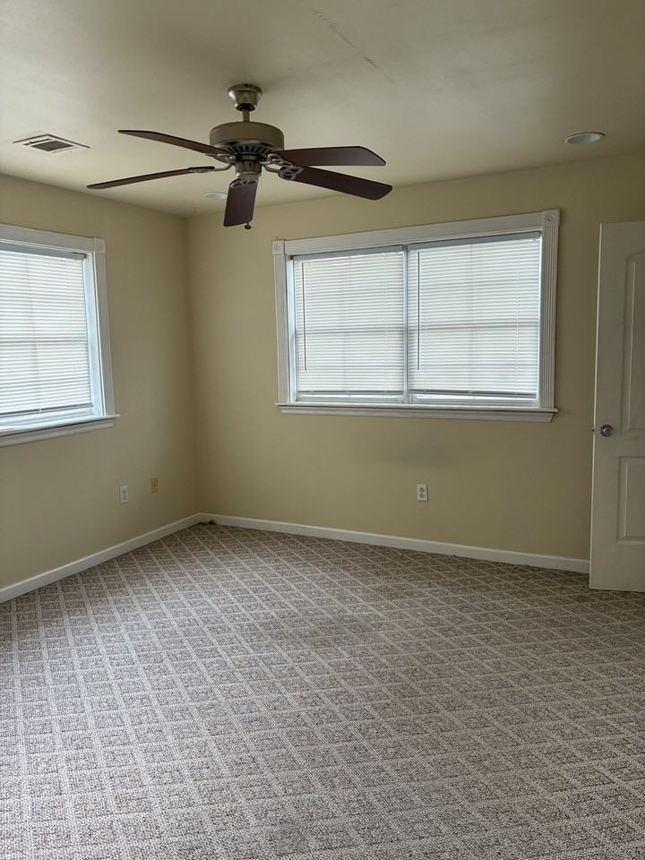 5830 Willow St #5830 - Photo 5 of 11