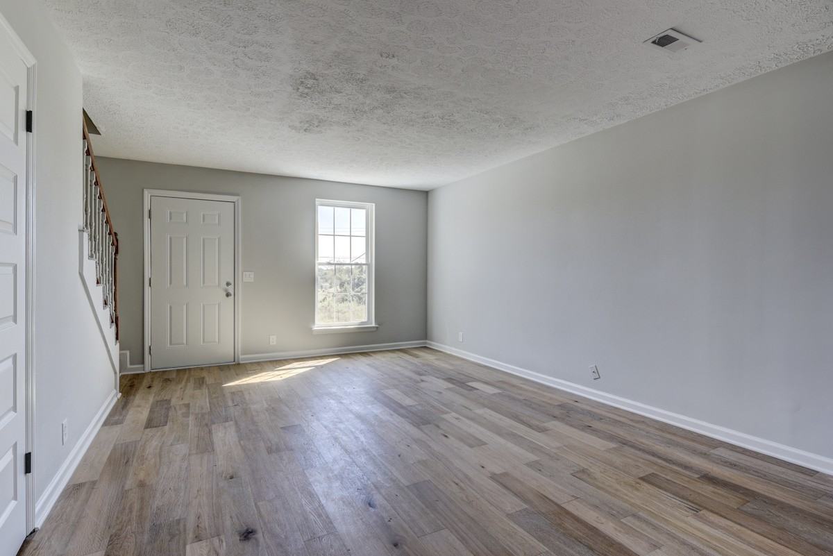606 Newhall Dr #1 - Photo 3 of 20