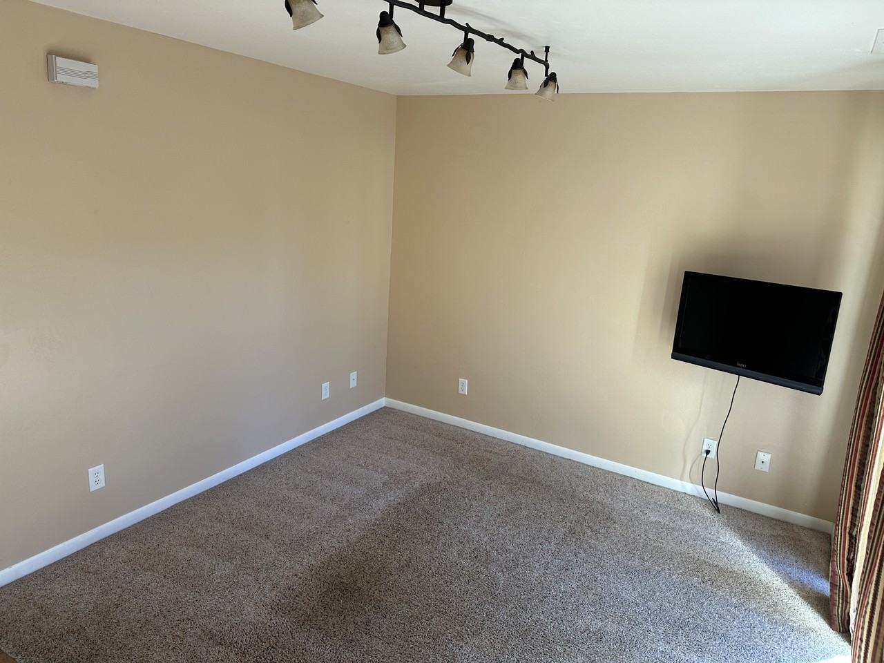 208 East 200 South - 6Suit 1-6 #6 - Photo 2 of 10