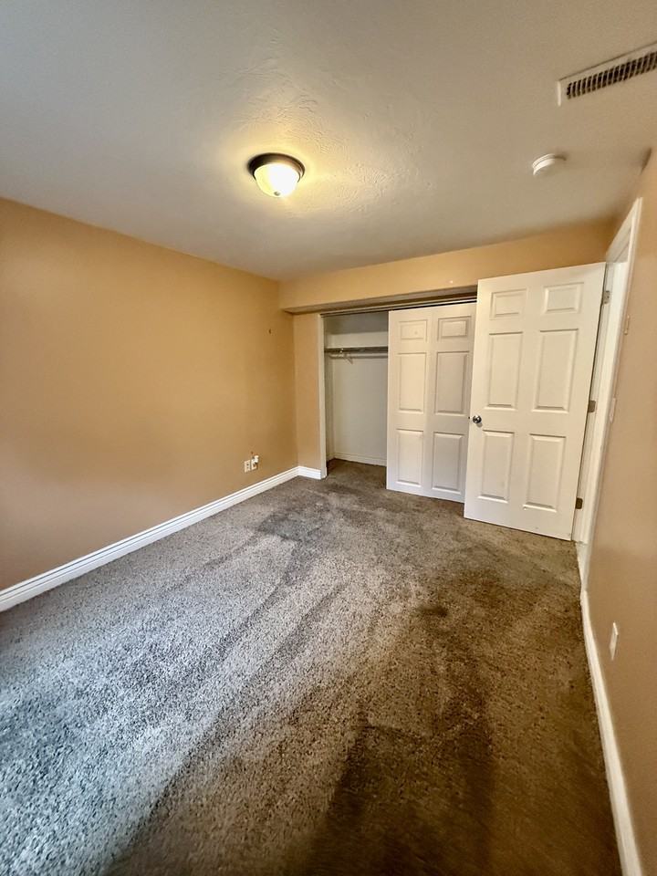 4427 S Lago Grande Dr #1 - Photo 7 of 19