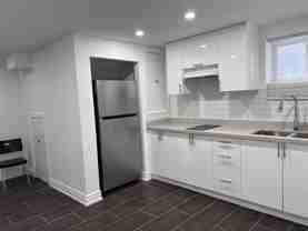 19 Regatta Cres - Photo 1 of 1